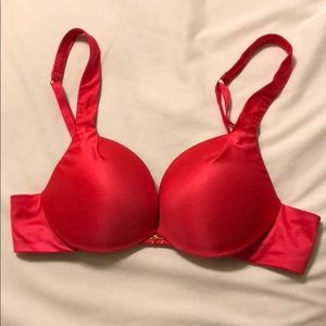 Victoria Secret Plunge Push Up Bra 32B